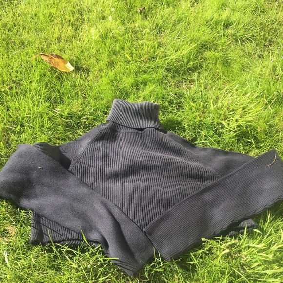 CHARCOAL GREY CROPPED TURTLENECK FROM UO🦋🌈☂️💞 - Picture 2 of 3